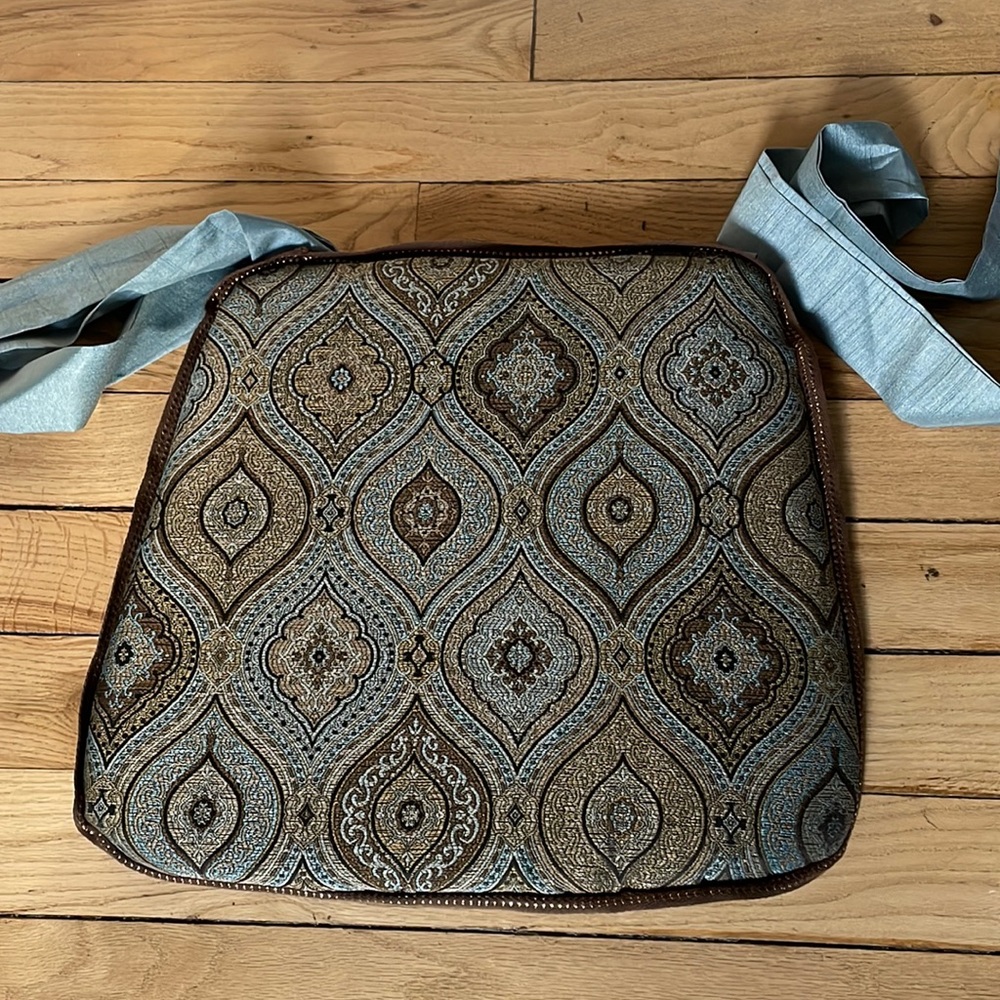 Pier 1 chair cushions